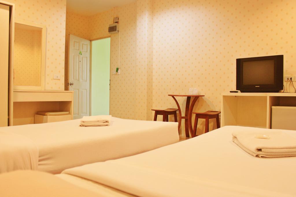Be Fine Guesthouse Phuket Phòng bức ảnh